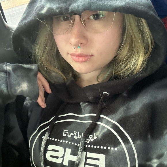 Meet your Posher, Isabelle - Picture 1 of 1